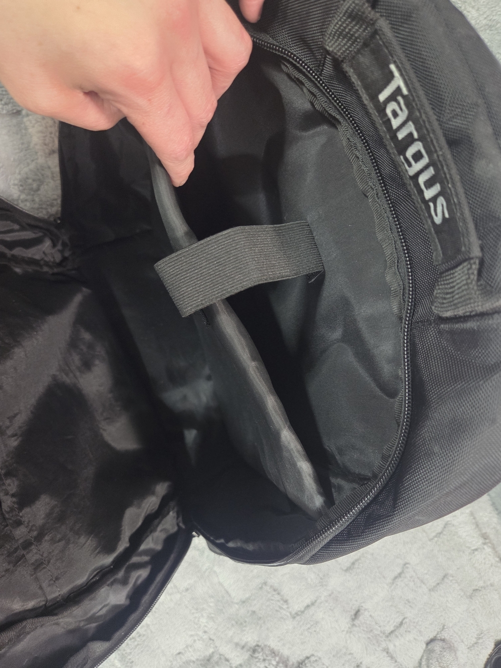 Targus Black Everyday Laptop Backpack - Picture 4 of 13